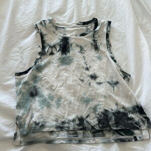 Lululemon workout tank. Size small.